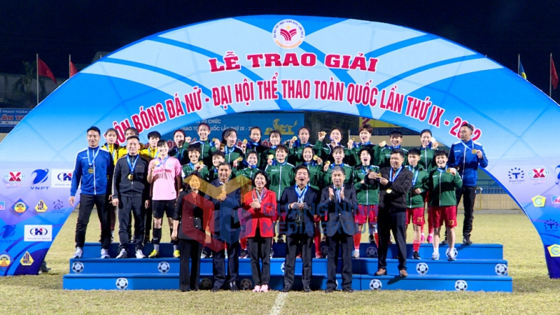 Đội tuyển Quảng Ninh xuất sắc giành Huy chương Vàng môn Bóng đá nữ (12-2022). Ảnh: Hồng Việt