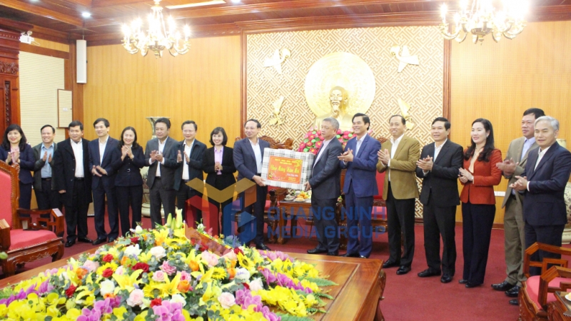 Tỉnh Quảng Ninh thăm, chúc Tết Bộ Tư lệnh Quân khu 3 (1-2023). Ảnh: Thu Chung