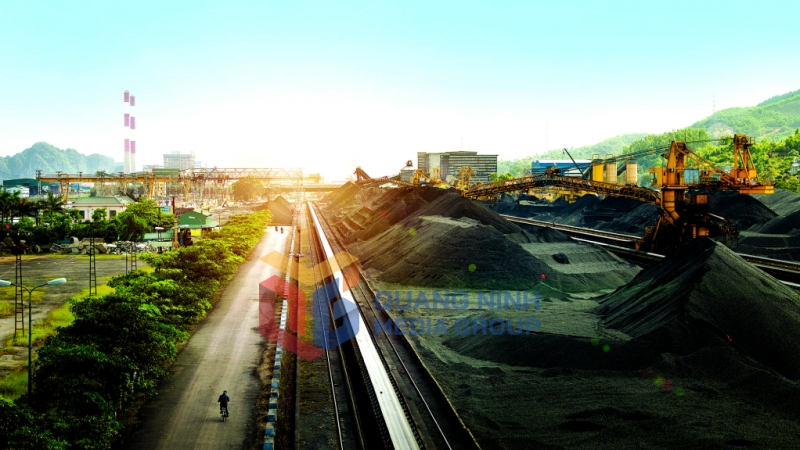 Nhà máy Tuyển than của Công ty Tuyển than Cửa Ông (12-2023). Ảnh Hoàng Yến