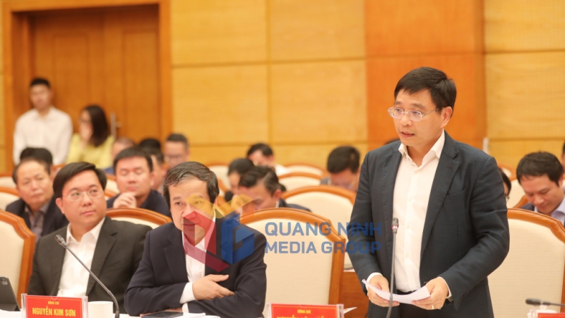 Bộ trưởng Bộ GTVT Nguyễn Văn Thắng tham góp ý kiến cùng tỉnh Quảng Ninh (2-2023). Ảnh: Hùng Sơn