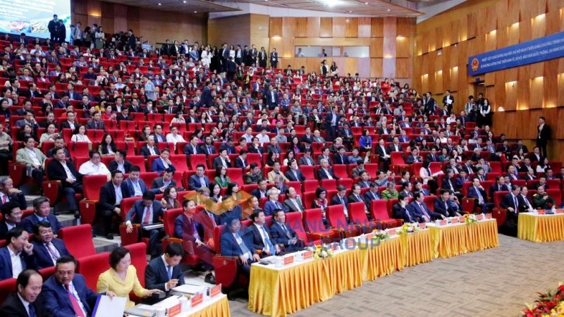 Hội nghị thu hút trên 900 đại biểu tham dự.