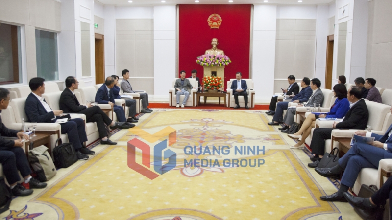 Đồng chí Cao Tường Huy, Quyền Chủ tịch UBND tỉnh, tiếp xã giao lãnh đạo Tập đoàn Yoosung, Hàn Quốc (3-2023). Ảnh: Thành Công