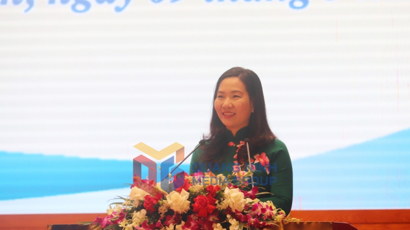 Đồng chí Nguyễn Thị Hạnh, Phó Chủ tịch UBND tỉnh, Chủ tịch Hội Khuyến học tỉnh, phát biểu tại hội nghị (3-2023). Ảnh: Thu Chung