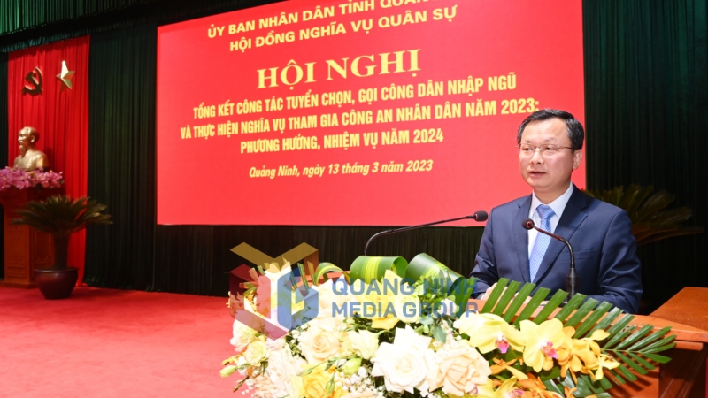 Đồng chí Cao Tường Huy, Quyền Chủ tịch UBND tỉnh, Chủ tịch Hội đồng Nghĩa vụ quân sự tỉnh, phát biểu chỉ đạo tại hội nghị (3-2023). Ảnh: Việt Hồng