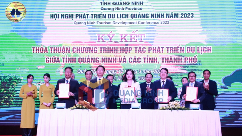 UBND tỉnh Quảng Ninh ký kết các thỏa thuận hợp tác với Hải Phòng, Cần Thơ, Đồng Nai (3-2023). Ảnh: Hoàng Quỳnh