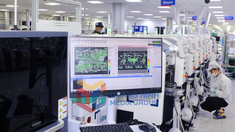 Sản xuất các linh kiện điện tử tại Công ty TNHH Competition Team Technology (KCN Đông Mai) (3-2023). Ảnh: Phạm Tăng