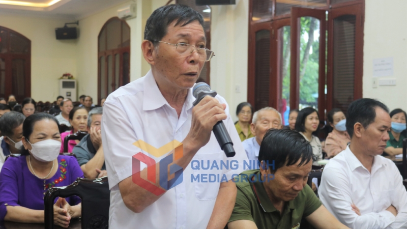 Cử tri TP Móng Cái phát biểu tại hội nghị (6-2023). Ảnh Hữu Việt