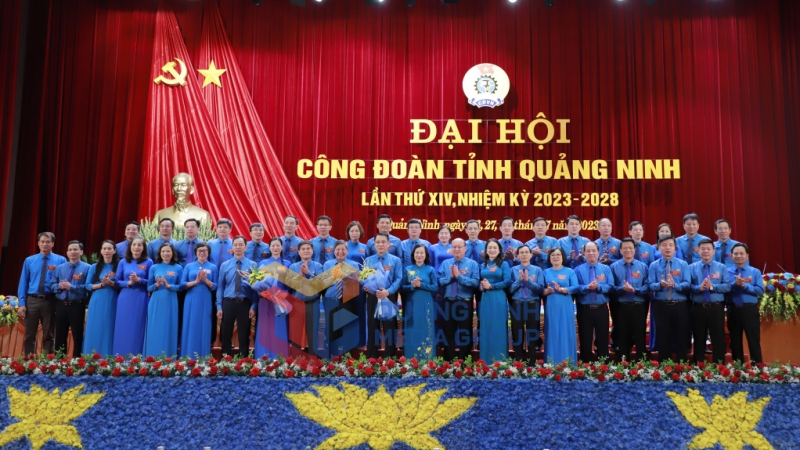 Ban Chấp hành LĐLĐ tỉnh Quảng Ninh khóa XIV ra mắt tại Đại hội (7-2023). Ảnh: Minh Đức