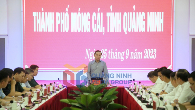 Phó Thủ tướng Chính phủ Trần Lưu Quang, Trưởng Ban Chỉ đạo 389 Quốc gia chủ trì và phát biểu kết luận buổi làm việc với tỉnh Quảng Ninh về tình hình phòng, chống buôn lậu, gian lận thương mại và hàng giả của tỉnh 9 tháng đầu năm (9-2023). Ảnh: Minh Hà