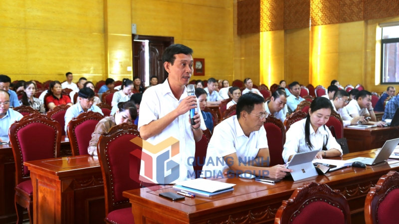 Cử tri huyện Hải Hà kiến nghị tại hội nghị tiếp xúc (10-2023). Ảnh: Quốc Thắng