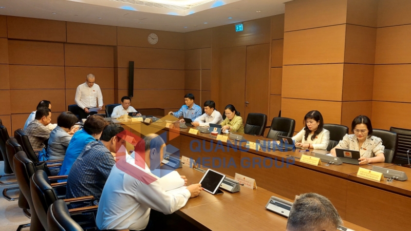 2023-11_Kỳ họp thứ 6, Quốc hội khóa XV - Quang cảnh phiên thảo luận tại tổ số 9. Ảnh: Nguyễn Thanh