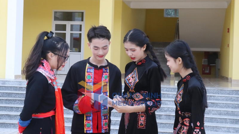 2023-11_Học sinh Trường THCS&THPT Quảng La. Ảnh: Thu Chung
