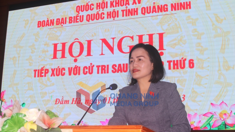 Đại biểu Quốc hội Trần Thị Kim Nhung báo cáo kết quả hoạt động của Đoàn tại kỳ họp thứ 6, Quốc hội khóa XV (12-2023). Ảnh: Việt Hưng