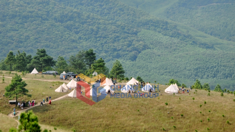2023-12_Camping trên đồi Phượng Hoàng. Ảnh: Ngọc Mai