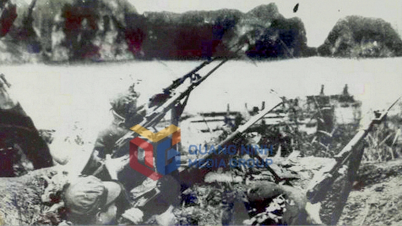 Dân quân, tự vệ Cảng Hòn Gai bảo vệ Quảng Ninh trong trận chiến hào hùng ngày 5-8-1964 bên sông Cửa Lục. Ảnh: Tư liệu