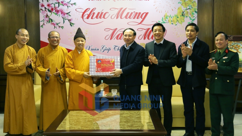Ban Trị sự Giáo hội Phật giáo Việt Nam tỉnh Quảng Ninh thăm, chúc Tết Tỉnh ủy Quảng Ninh (1-2024). Ảnh: Thu Chung