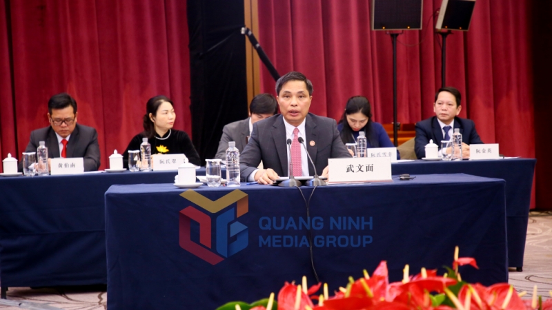 Đồng chí Vũ Văn Diện, Phó Chủ tịch UBND tỉnh Quảng Ninh phát biểu tại hội nghị (2-2024). Ảnh: Thành Công