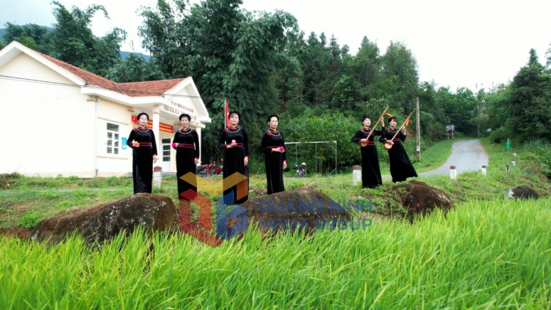 Nhà văn hóa thôn Ngàn Pạt là nơi sinh hoạt thường xuyên của CLB văn nghệ xã Lục Hồn (3-2024). Ảnh: Đào Linh