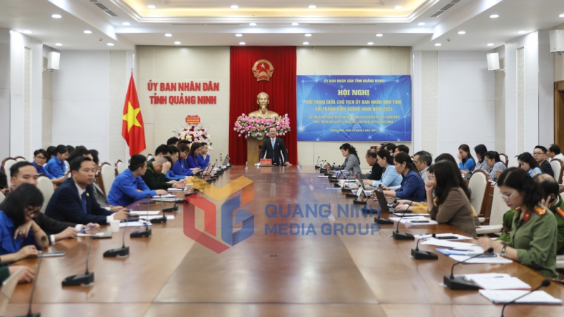 Đồng chí Cao Tường Huy, Chủ tịch UBND tỉnh chủ trì hội nghị (3-2024). Ảnh: Đỗ Phương