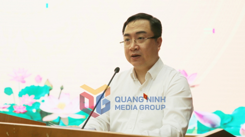 Đồng chí Đặng Xuân Phương, Phó Bí thư Tỉnh ủy, Trưởng đoàn ĐBQH tỉnh phát biểu tại buổi tiếp xúc (5-2024). Ảnh: Thu Chung