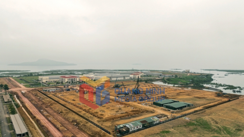 Triển khai thi công các dự án đầu tư thứ cấp tại KCN cảng biển Hải Hà (6-2024). Ảnh: Minh Toàn