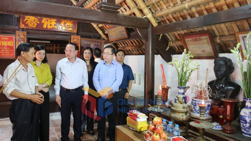 Đoàn đại biểu Tỉnh ủy – HĐND – UBND - Ủy ban MTTQ tỉnh Quảng Ninh và Tập đoàn Công nghiệp Than - Khoáng sản Việt Nam thăm Khu lưu niệm đồng chí Vũ Văn Hiếu (7-2024). Ảnh: Thu Chung