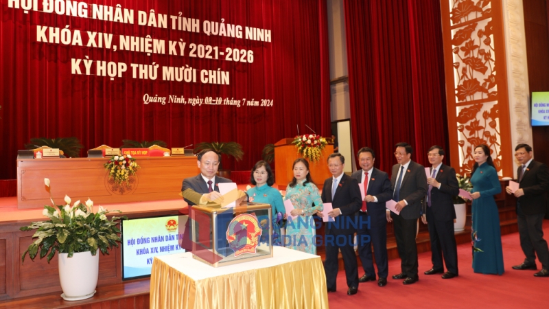 2024-07_Kỳ họp thứ 19, HĐND tỉnh khoá XIV - Đại biểu HĐND tỉnh bỏ phiếu bầu chức vụ Phó Trưởng Ban Pháp chế HĐND tỉnh khoá XIV, nhiệm kỳ 2021-2026. Ảnh: Đỗ Phương