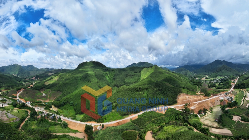Đường tỉnh 342 nối TP Hạ Long với huyện Ba Chẽ và tỉnh Lạng Sơn dài 20,9km (7-2024). Ảnh: Đỗ Phương