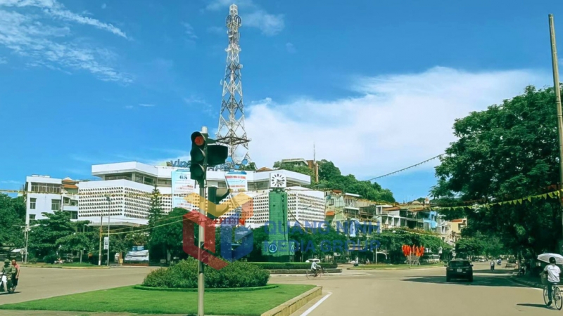 Cột Đồng Hồ, Ảnh: FB Tin Tức Quảng Ninh