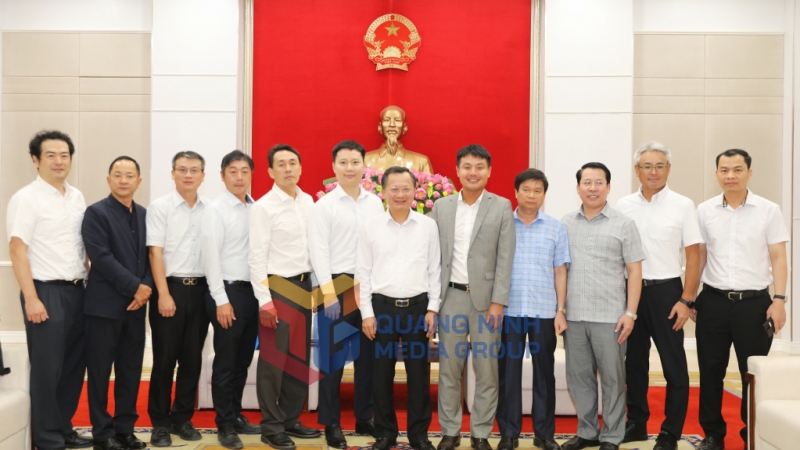2024-10_Chủ tịch UBND tỉnh Cao Tường Huy tiếp xã giao các nhà đầu tư nước ngoài. Ảnh: Đỗ Phương