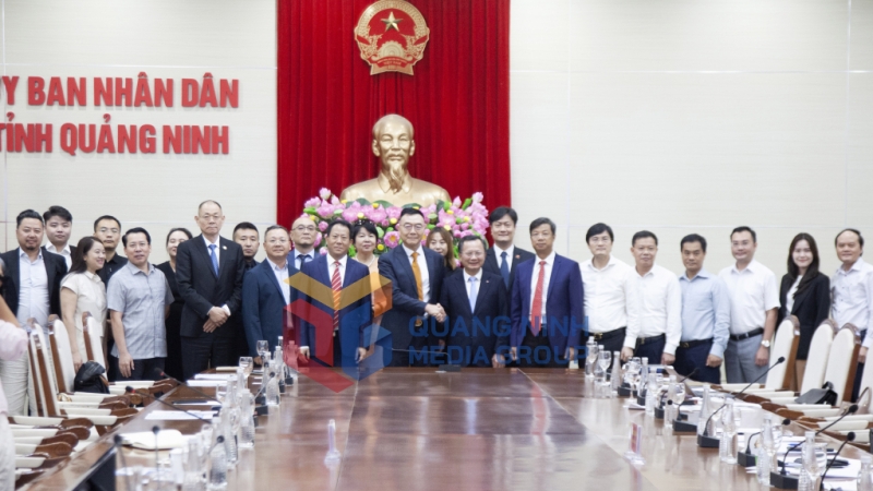 Đồng chí Cao Tường Huy, Phó Bí thư Tỉnh ủy, Chủ tịch UBND tỉnh, phát biểu tại buổi tiếp Hiệp hội Xúc tiến kinh tế thương mại Vùng vịnh lớn Trung Quốc (10-2024). Ảnh: Thành Công