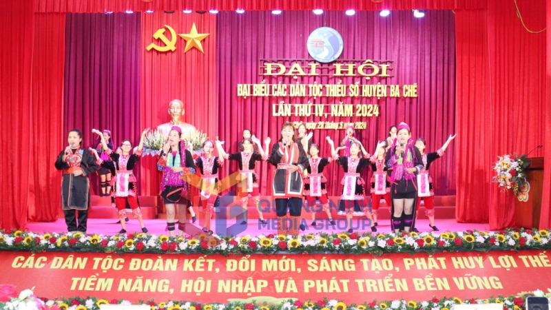 Tiết mục văn nghệ đặc trưng vùng đồng bào dân tộc thiểu số huyện Ba Chẽ được biểu diễn tại Đại hội  (10-2024). Ảnh: Trúc Linh