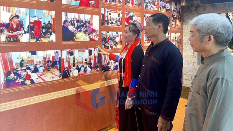 Không gian giới thiệu chung Lễ cấp sắc dân tộc Dao Thanh Y bằng hình ảnh (10-2024). Ảnh: Hoàng Nga