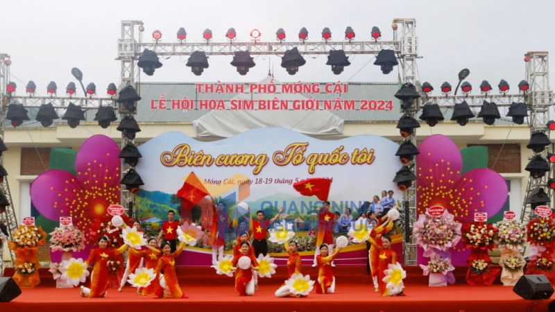 2024-05_Lễ hội Hoa sim biên giới 2024- Chương trình nghệ thuật đặc sắc khai mạc lễ hội. Ảnh: Trung tâm TTVH Móng Cái