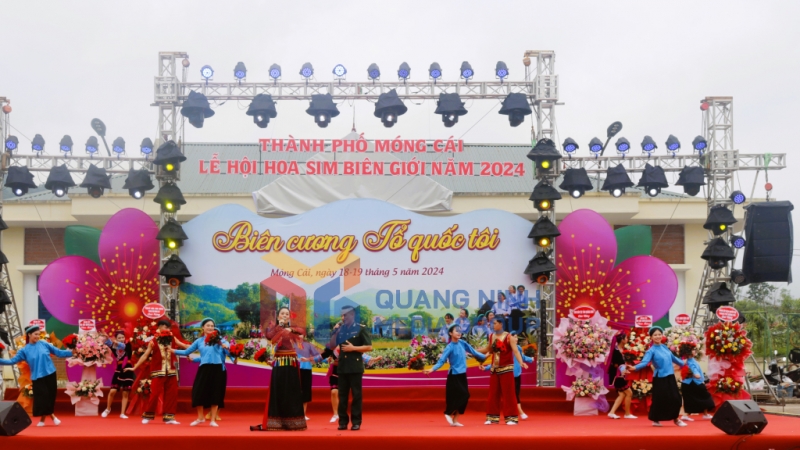2024-05_Lễ hội Hoa sim biên giới 2024- Chương trình nghệ thuật đặc sắc khai mạc lễ hội. Ảnh: Trung tâm TTVH Móng Cái