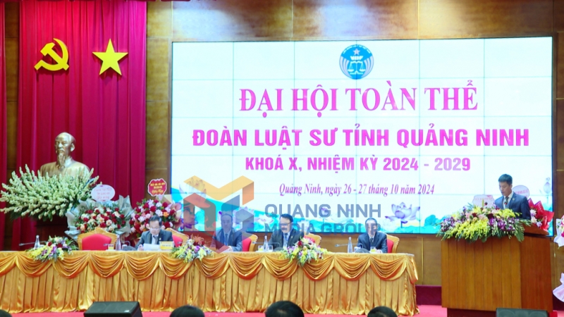 Đoàn Chủ tịch điều hành Đại hội  (10-2024). Ảnh: Mai Hương