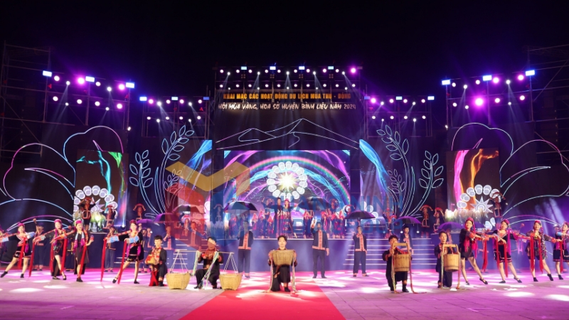 Chương trình khai mạc Tuần Văn hóa - Du lịch huyện Bình Liêu năm 2024 (10-2024). Ảnh: Đào Linh