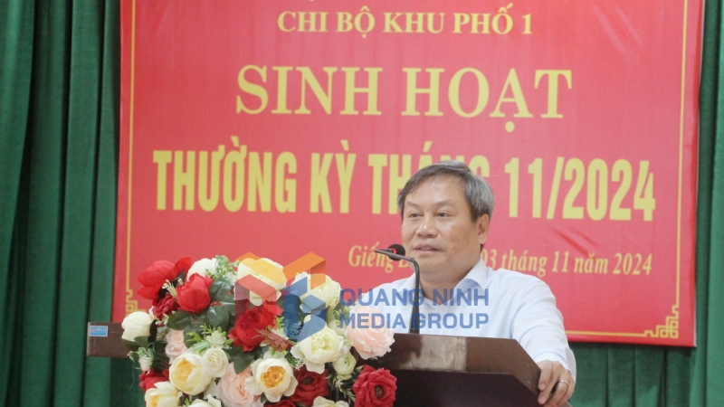 Đồng chí Vũ Đại Thắng, Ủy viên Trung ương Đảng, Bí thư Tỉnh ủy, phát biểu tại buổi sinh hoạt của Chi bộ khu phố 1, phường Giếng Đáy, TP Hạ Long (11-2024). Ảnh: Mạnh Trường