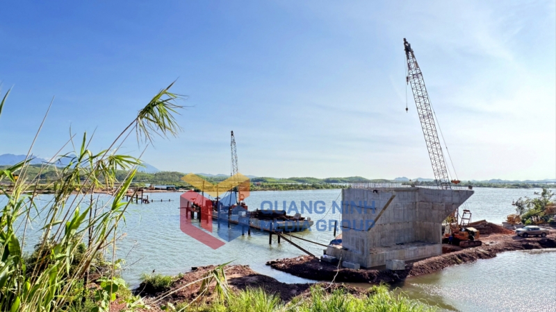 2024-12_Dự án tuyến đường kết nối từ QL4B đến QL18- thi công cầu vượt sông Tiên Yên. Ảnh Mạnh Trường