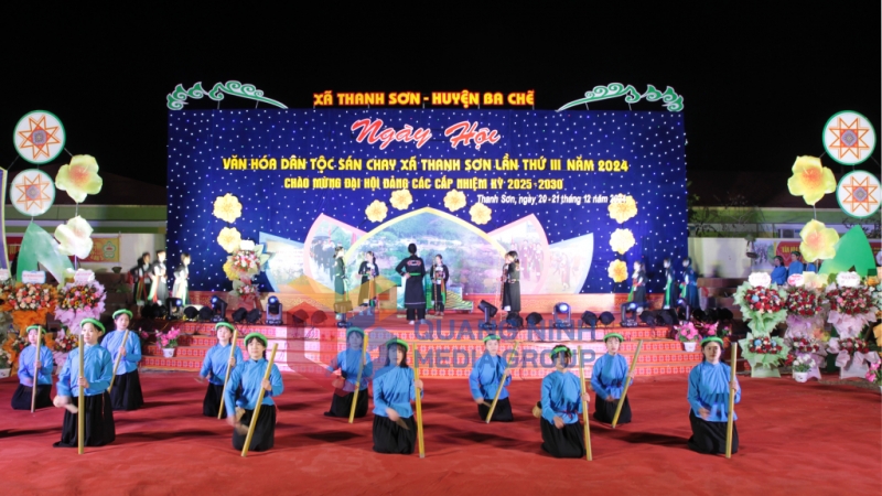 Múa tắc xình tại chương trình khai mạc Ngày hội văn hoá dân tộc Sán Chay ở xã Thanh Sơn (Ba Chẽ) năm 2024. Ảnh: Huỳnh Đăng