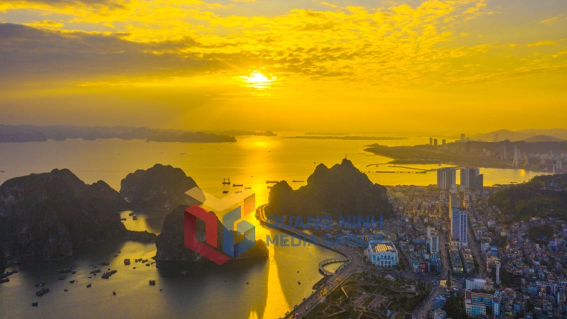 Hoàng hôn nơi thành phố bên bờ di sản (12-2024). Ảnh: Đỗ Giang