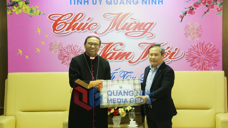 Tòa Giám mục Hải Phòng thăm, chúc Tết Đảng bộ, chính quyền tỉnh Quảng Ninh (1-2025). Ảnh: Thu Chung
