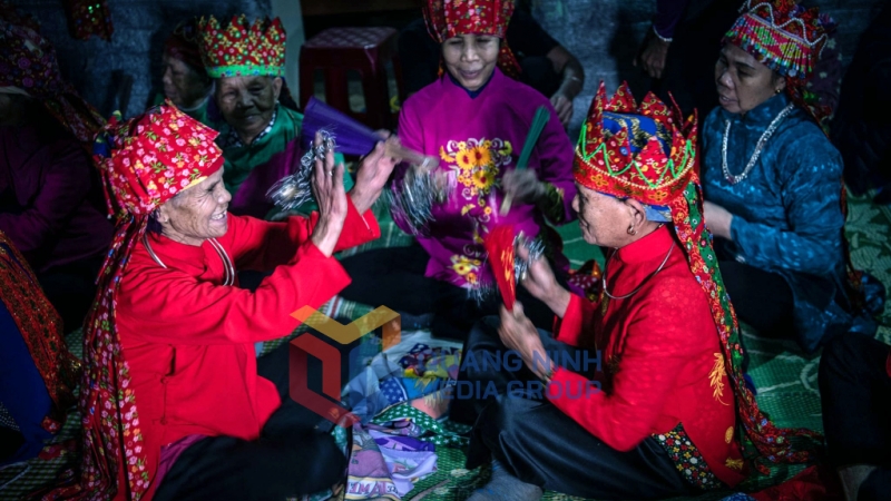 2025-01_Nghi lễ then giải hạn, cầu phúc của người Tày - Nghi lễ lẩu Then khao binh. Ảnh: Huỳnh Đăng