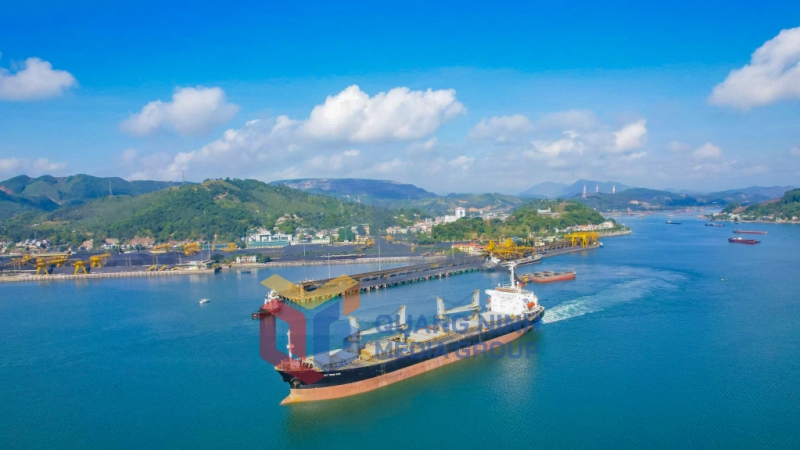 2024-12_Tầu vào tiêu thụ than tại Cảng Cửa Ông (Công ty Tuyển than Cửa Ông). Ảnh: CTV
