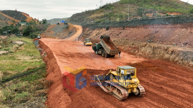 Dự án cải tạo, nâng cấp QL279 đoạn qua địa bàn TP Cẩm Phả (2-2025). Ảnh: Đỗ Phương