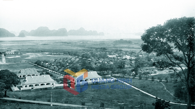 Khu dân cư sống ven biển những năm 1920 - nay là khu đô thị Vinhomes. Ảnh: FB France Indochine