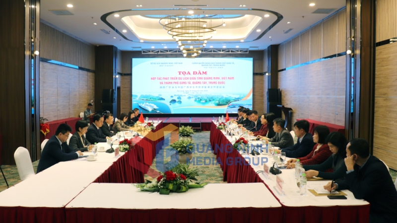 Quang cảnh chương trình tọa đàm Hợp tác du lịch Quảng Ninh (Việt Nam) – Sùng Tả (Trung Quốc) (2-2025). Ảnh: Hoàng Quỳnh