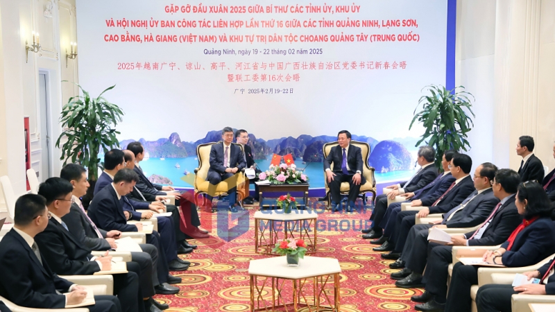Đồng chí Nguyễn Xuân Thắng, Ủy viên Bộ Chính trị, Giám đốc Học viện Chính trị Quốc gia Hồ Chí Minh, Chủ tịch Hội đồng Lý luận Trung ương tiếp đồng chí Trần Cương, Ủy viên Ban Chấp hành Trung ương Đảng Cộng sản Trung Quốc, Bí thư Khu ủy, Chủ nhiệm Ủy ban Thường vụ Đại hội đại biểu nhân dân Khu tự trị dân tộc Choang Quảng Tây (2-2025). Ảnh: Thu Chung