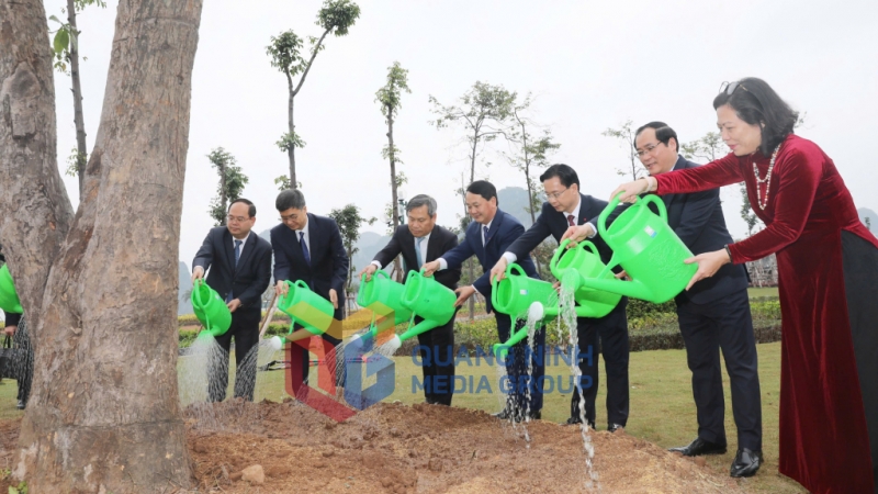 Cây do các đại biểu trồng được đặt tên hữu nghị (2-2025). Ảnh: Đỗ Phương