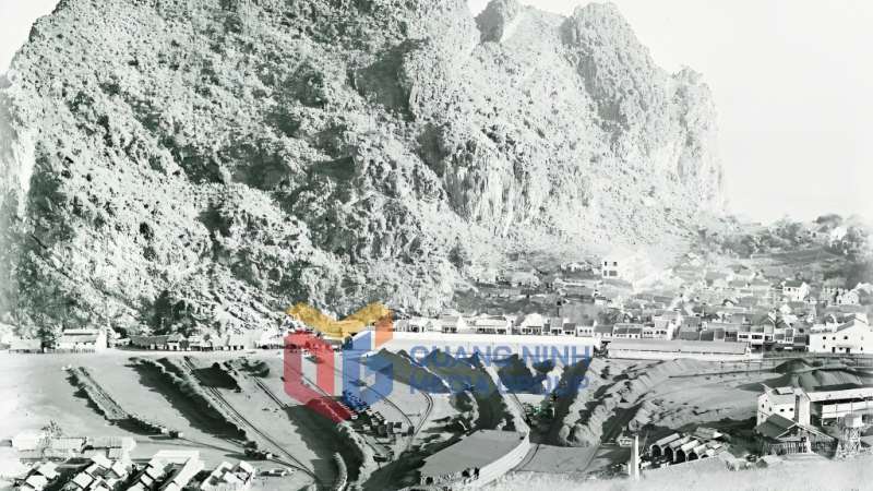 Hòn Gai 1920-1929 – Ngôi nhà dưới chân núi Bài Thơ. Ảnh: otofun.net